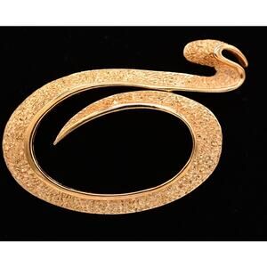 Crown Trifari Vintage Pin Brooch Textured Brushed Gold Chunky Signed 1940s BinAL